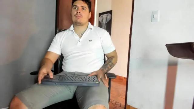Image 3 of sharkmerlin Stream on Chaturbate on 17 months ago