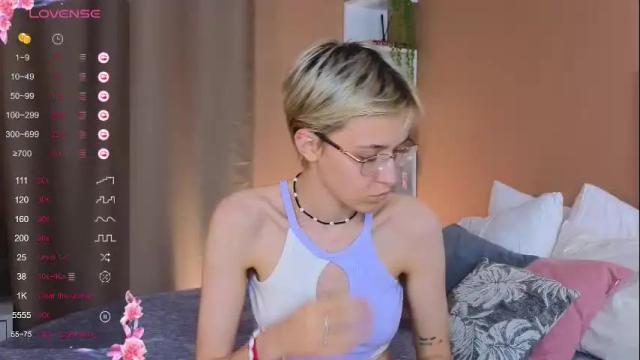 Image 3 of sharli_rose Stream on Chaturbate on 1 month ago