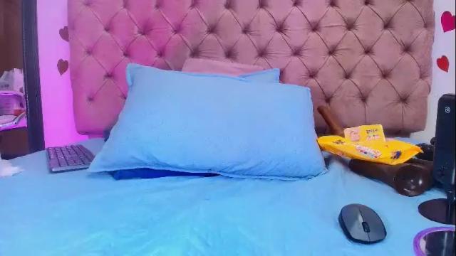Image 4 of sharlott_kiss Stream on Chaturbate on 2 months ago