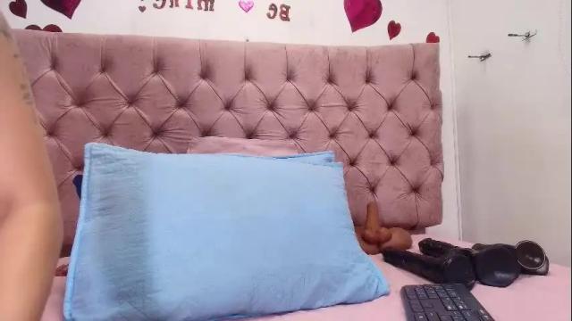 Image 8 of sharlott_kiss Stream on Chaturbate on 2 months ago