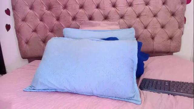 Image 4 of sharlott_kiss Stream on Chaturbate on 2 months ago