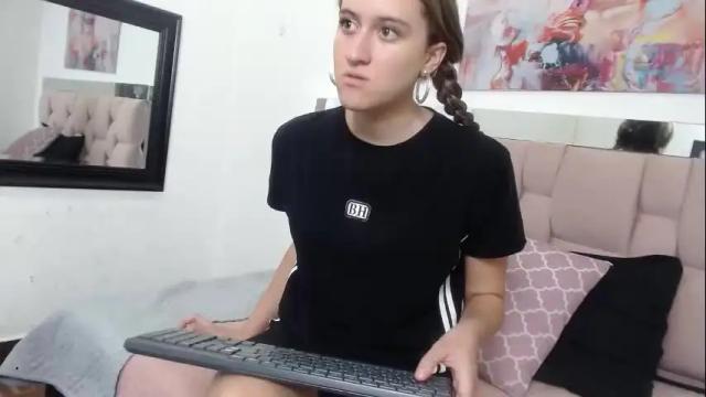 Image 11 of sharlotte__jones Stream on Chaturbate on 3 months ago