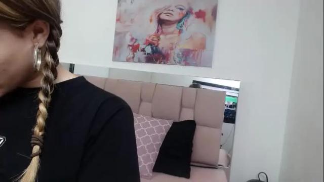 Image 3 of sharlotte__jones Stream on Chaturbate on 3 months ago