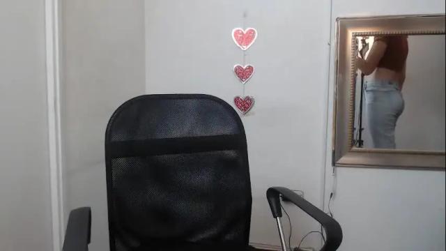 Image 3 of sharlotte__jones Stream on Chaturbate on 3 months ago