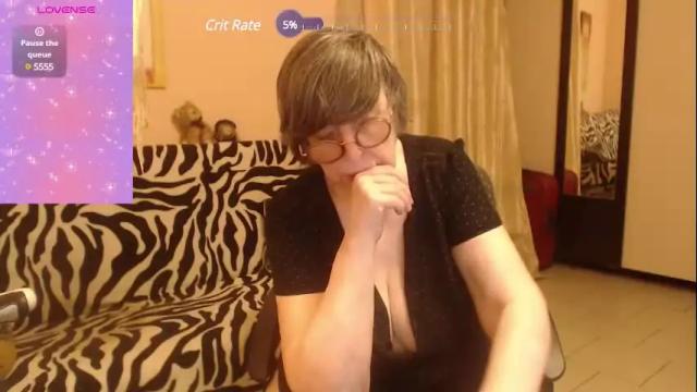 Image 10 of sharon_amore Stream on Chaturbate on 1 month ago