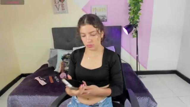Image 8 of sharon_bell Stream on Chaturbate on 14 months ago