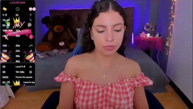 Image 3 of sharon_bellll Stream on Chaturbate on 8 months ago