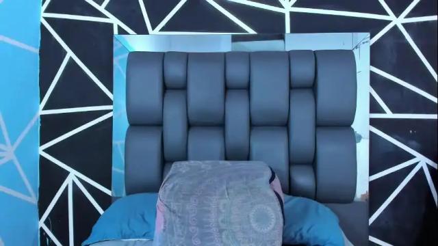 Image 11 of sharon_hiill Stream on Chaturbate on 13 hours ago