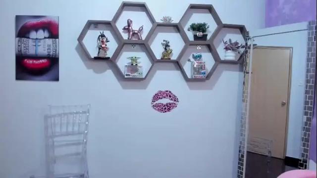 Image 10 of sharonsander1 Stream on Chaturbate on 23 days ago
