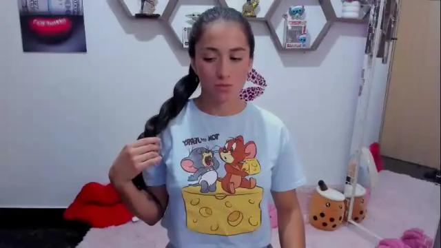 Image 11 of sharonsander1 Stream on Chaturbate on 26 days ago
