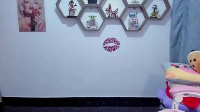 Image 4 of sharonsander1 Stream on Chaturbate on 11 days ago