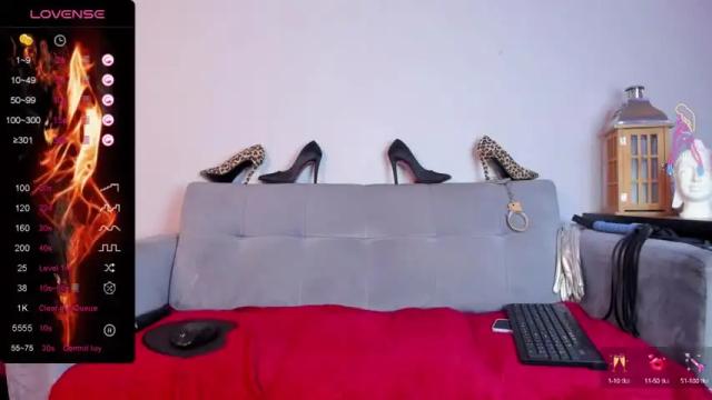 Image 12 of sharoon_gold Stream on Chaturbate on 13 months ago