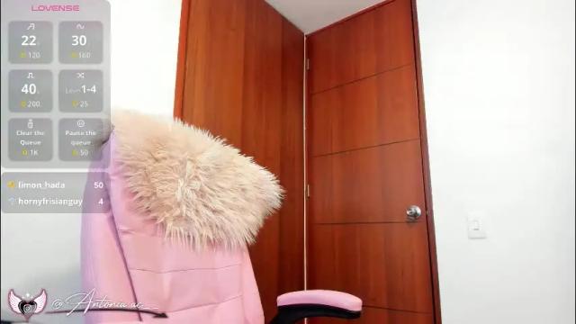 Image 11 of sharpay_evans Stream on Chaturbate on 1 month ago