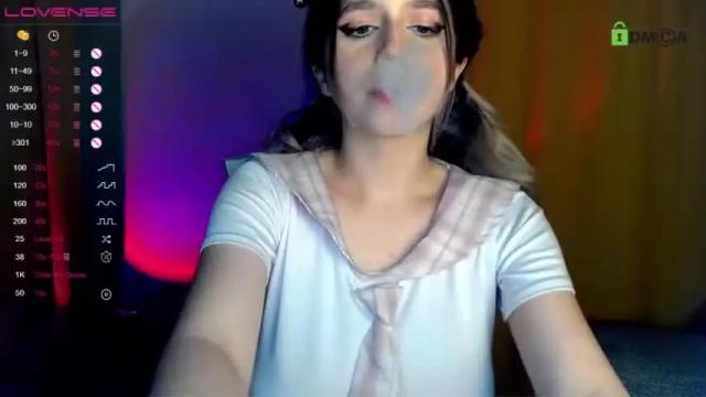 Image 12 of shawtymills_ Stream on Chaturbate on 18 months ago