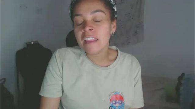 Image 3 of shayna_cute Stream on Chaturbate on 1 month ago