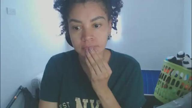 Image 3 of shayna_cute Stream on Chaturbate on 1 month ago