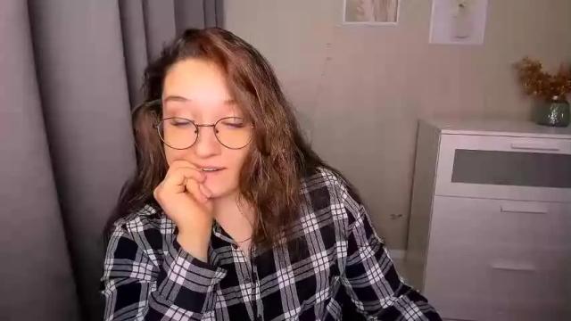 Image 8 of shebaa13 Stream on Chaturbate on 15 months ago