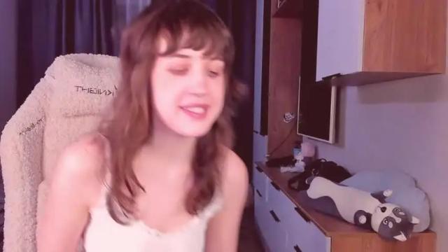Image 6 of sheeny_shy Stream on Chaturbate on 16 months ago