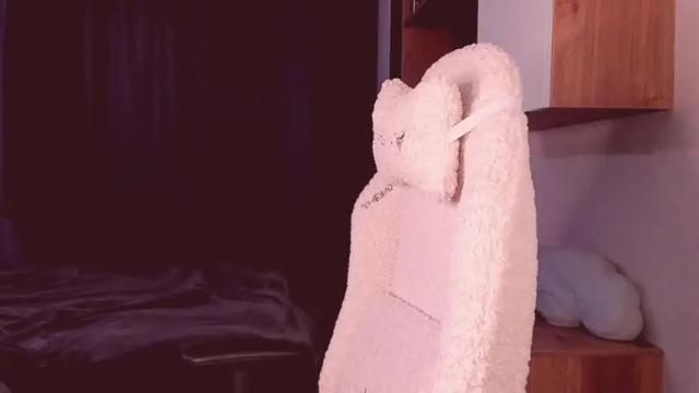 Image 12 of sheeny_shy Stream on Chaturbate on 16 months ago