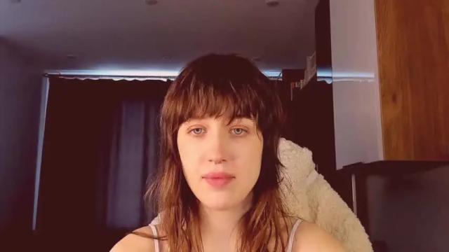 Image 2 of sheeny_shy Stream on Chaturbate on 16 months ago
