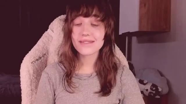 Image 12 of sheeny_shy Stream on Chaturbate on 15 months ago