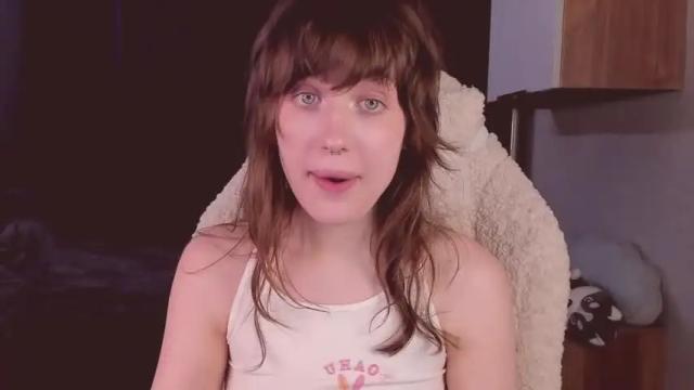 Image 4 of sheeny_shy Stream on Chaturbate on 15 months ago