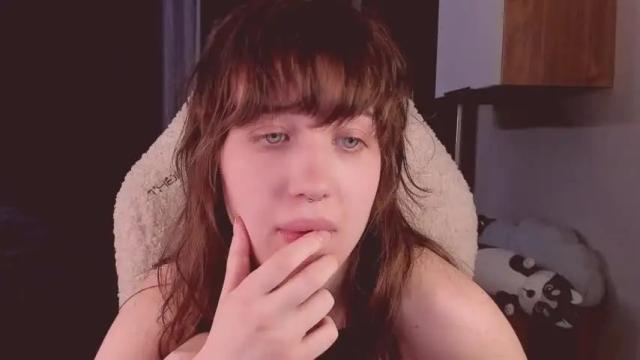 Image 12 of sheeny_shy Stream on Chaturbate on 15 months ago