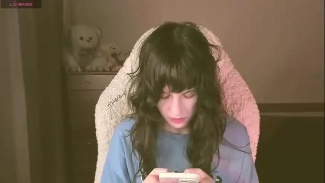 Image 7 of sheeny_shy Stream on Chaturbate on 1 month ago