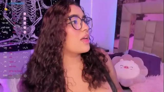 Image 2 of sheeylaroee Stream on Chaturbate on 2 months ago