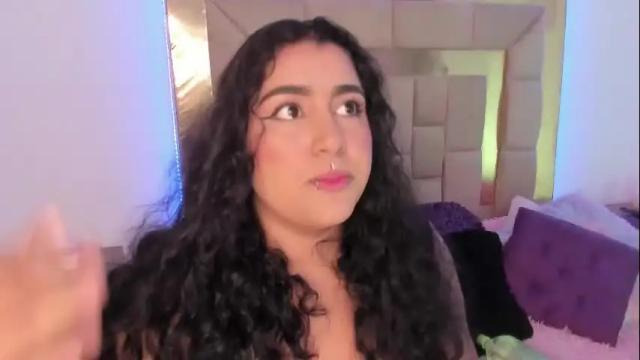 Image 3 of sheeylaroee Stream on Chaturbate on 1 month ago