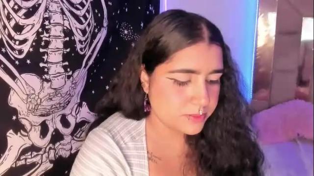 Image 12 of sheeylaroee Stream on Chaturbate on 1 month ago