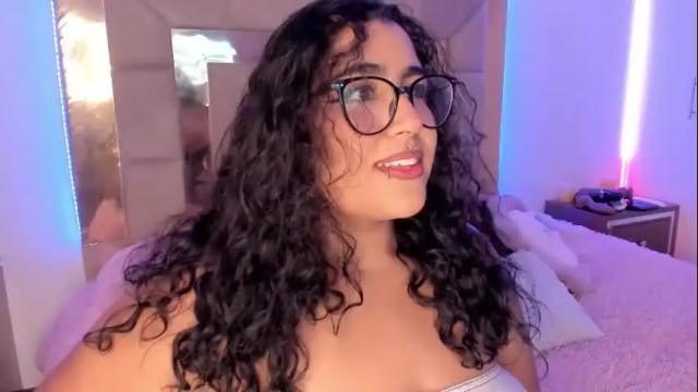 Image 2 of sheeylaroee Stream on Chaturbate on 1 month ago