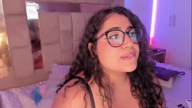 Image 11 of sheeylaroee Stream on Chaturbate on 1 month ago