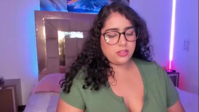 Image 7 of sheeylaroee Stream on Chaturbate on 18 days ago