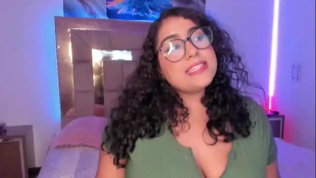 Image 8 of sheeylaroee Stream on Chaturbate on 18 days ago