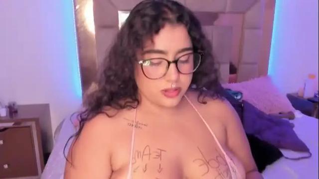Image 8 of sheeylaroee Stream on Chaturbate on 12 days ago