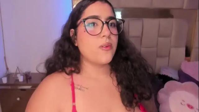 Image 4 of sheeylaroee Stream on Chaturbate on 11 days ago