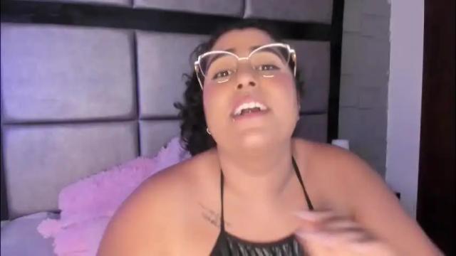 Image 4 of sheeylaroee Stream on Chaturbate on 4 days ago