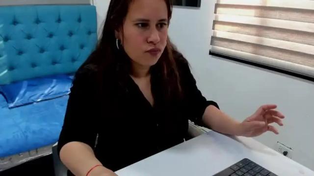 Image 11 of sheilla_hamilton Stream on Chaturbate on 15 months ago