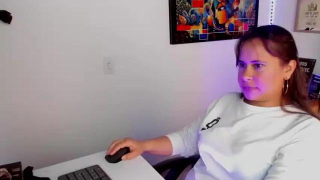 Image 12 of sheilla_hamilton Stream on Chaturbate on 15 months ago