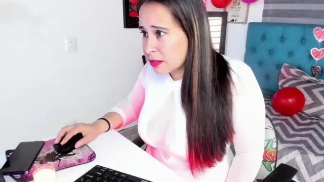 Image 4 of sheilla_hamilton Stream on Chaturbate on 14 months ago