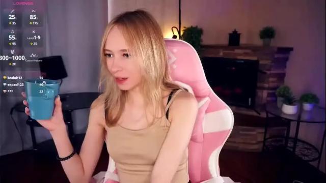 Image 11 of shelleybuss Stream on Chaturbate on 13 days ago