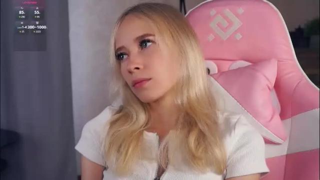 Image 2 of shelleybuss Stream on Chaturbate on 2 months ago