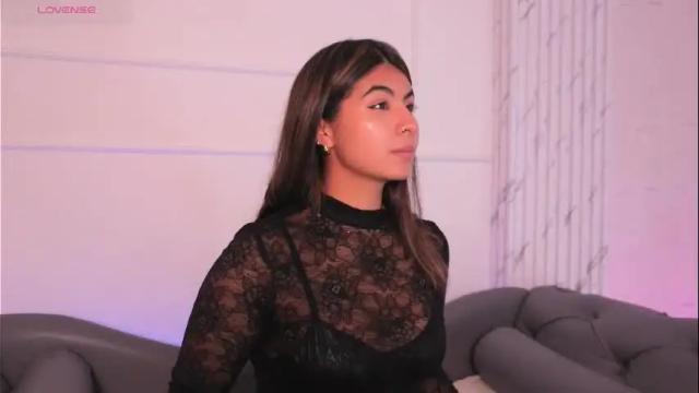 Image 3 of shelleymorell Stream on Chaturbate on 20 days ago