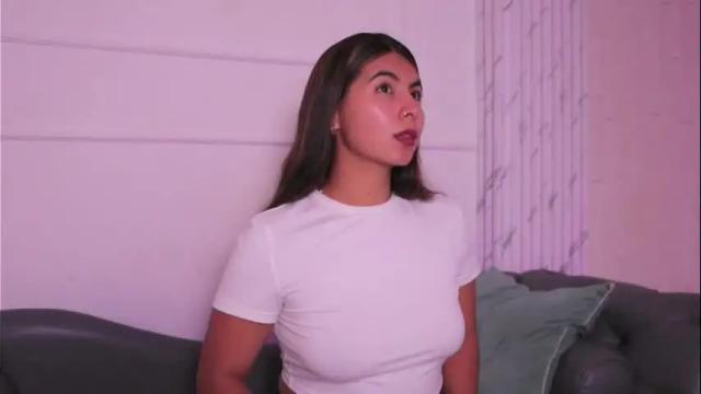 Image 8 of shelleymorell Stream on Chaturbate on 16 days ago