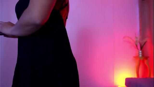 Image 3 of shelleymorell Stream on Chaturbate on 27 days ago