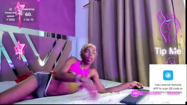 Image 3 of shellmy Stream on Chaturbate on 3 months ago