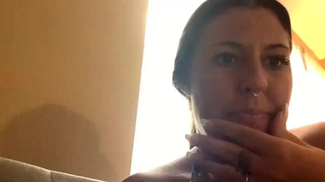 Image 4 of shellxoxoxo Stream on Chaturbate on 15 months ago