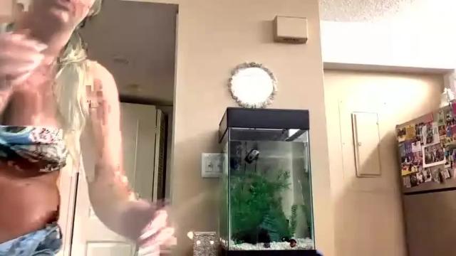 Image 6 of shellxoxoxo Stream on Chaturbate on 15 months ago