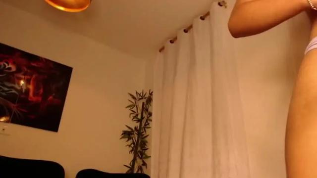Image 7 of shelsee_ Stream on Chaturbate on 12 months ago